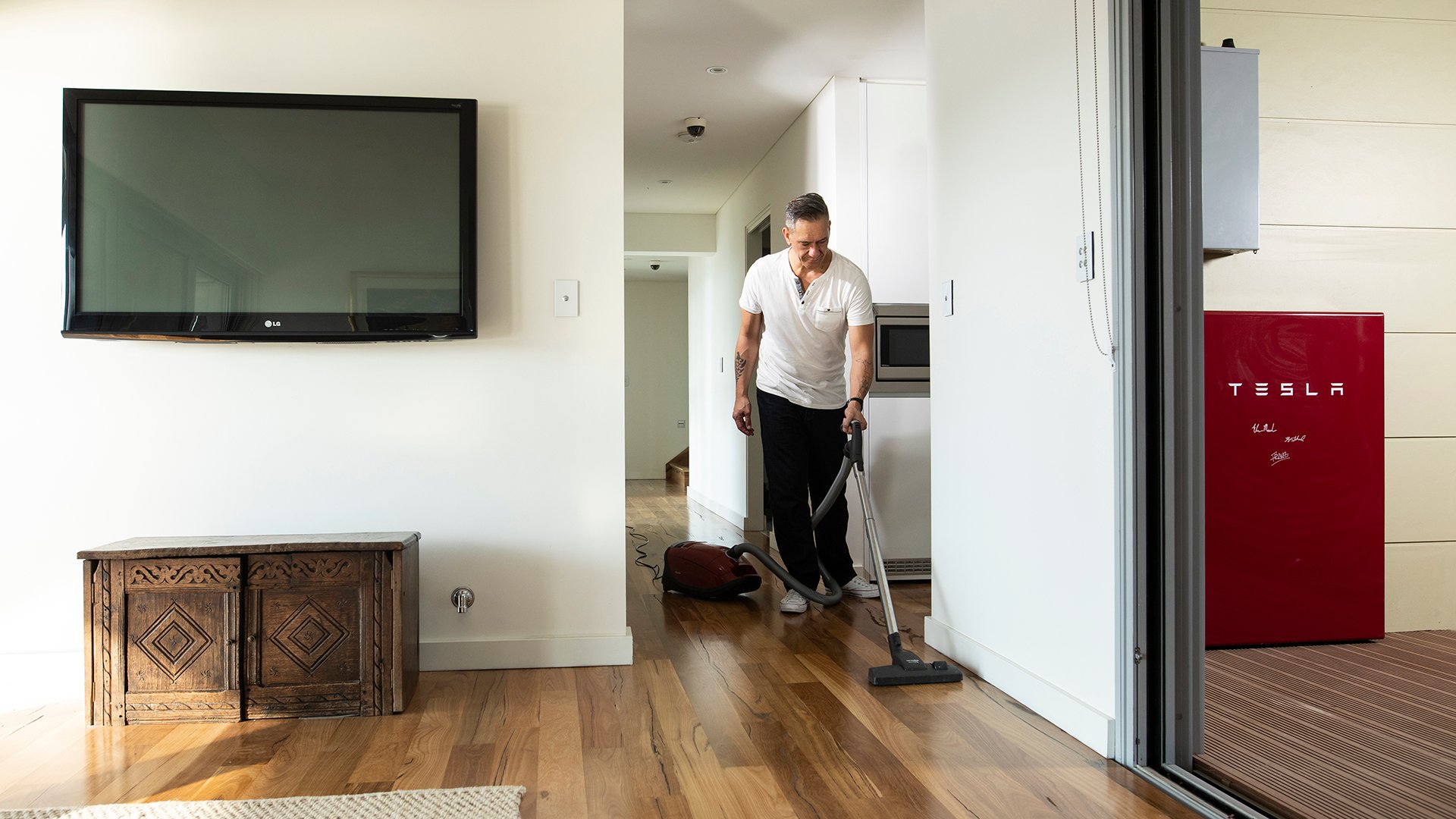 home battery man vacuum