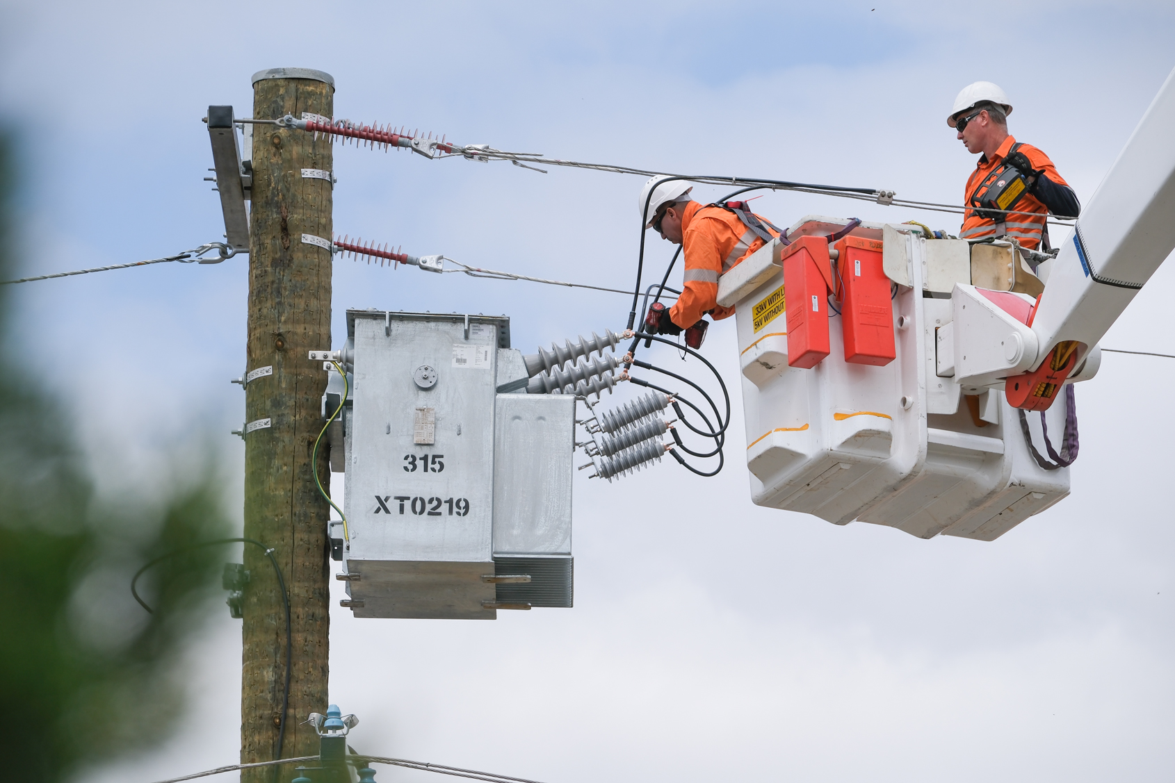 Western Power crew carrying out line maintenance