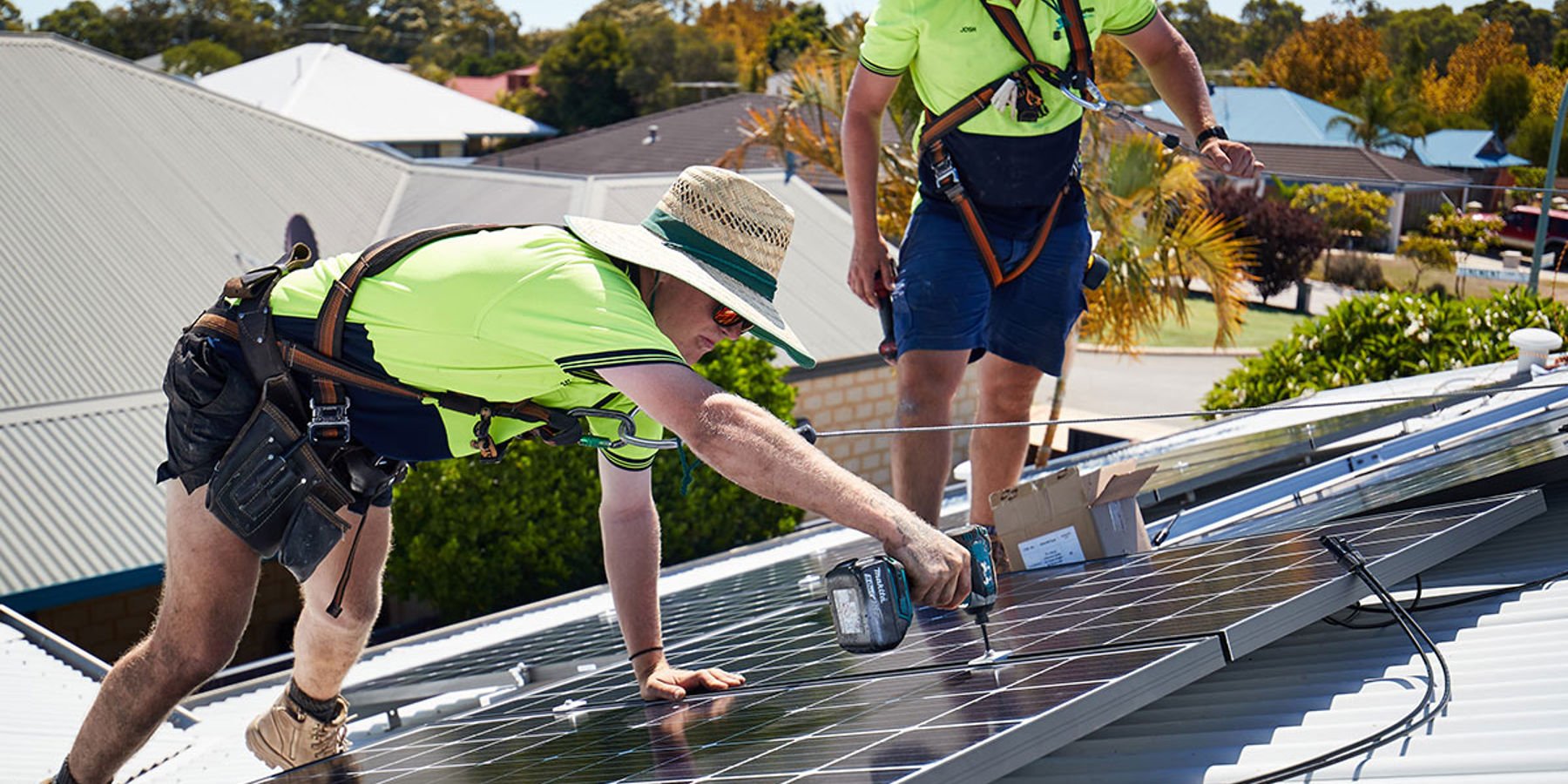 solar-installers-on-home